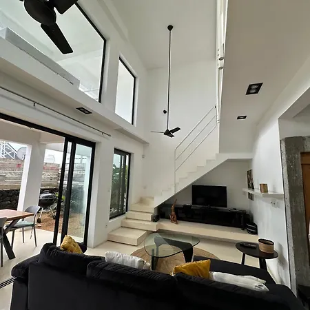 One Loft Design Rooftop Pool - Chambre Chez L'Habitant Riviere Noire Exterior photo