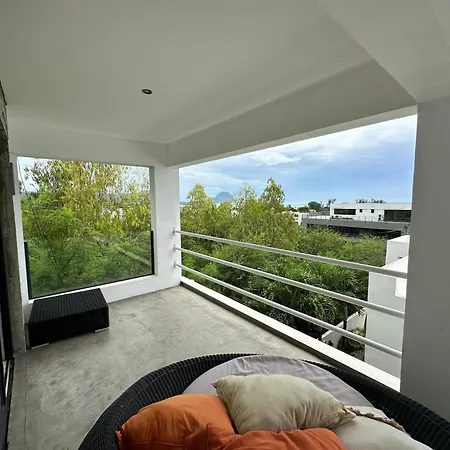 One Loft Design Rooftop Pool - Chambre Chez L'Habitant Riviere Noire Exterior photo