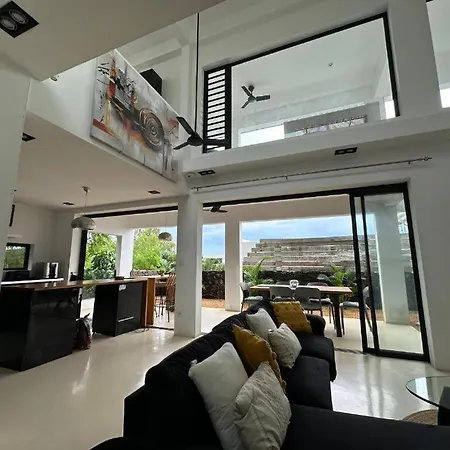 One Loft Design Rooftop Pool - Chambre Chez L'Habitant Riviere Noire Exterior photo